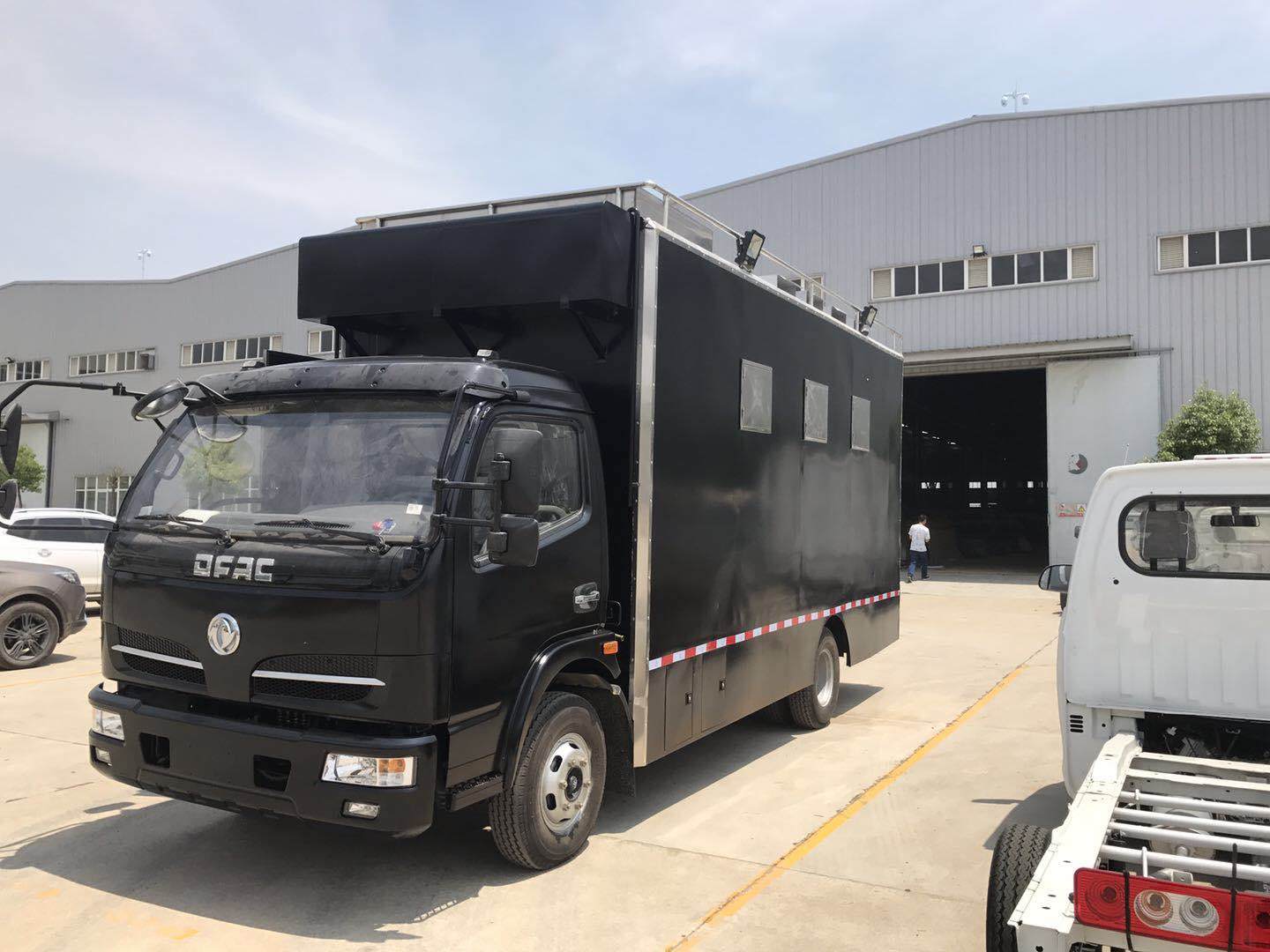 東風(fēng)多利卡炊事車