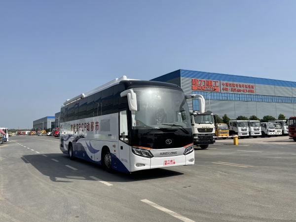 金旅大巴12米采血車